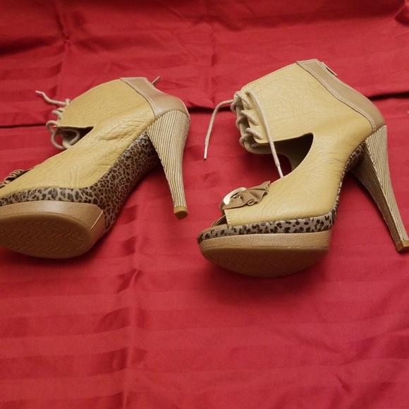 Brazilian tan shoes, new, 5 " heel, sz 7 (37) - Picture 2 of 6